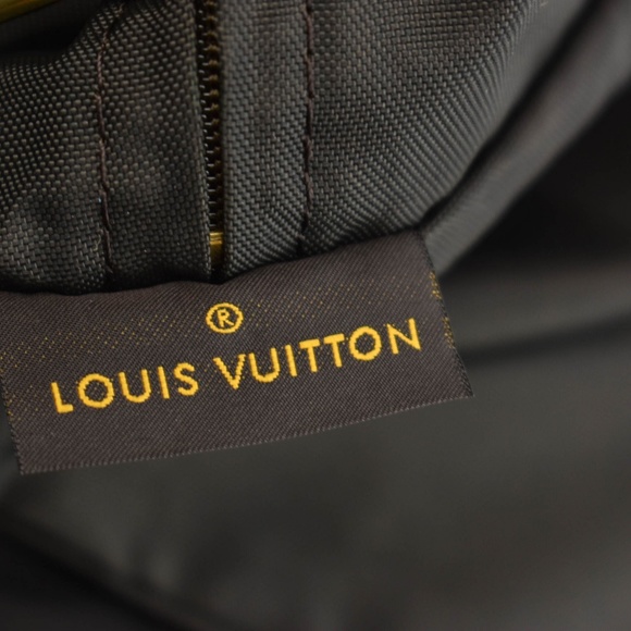 LOUIS VUITTON Brown LV Logo Garment Cover (mo) - Picture 7 of 7